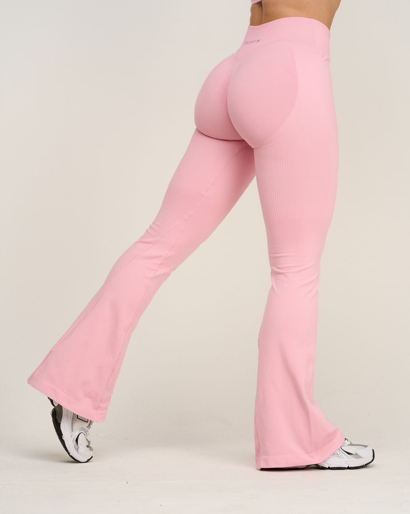 Elevate™ Sculpting Mid V-Waist Scrunch Flare | Cotton Pink