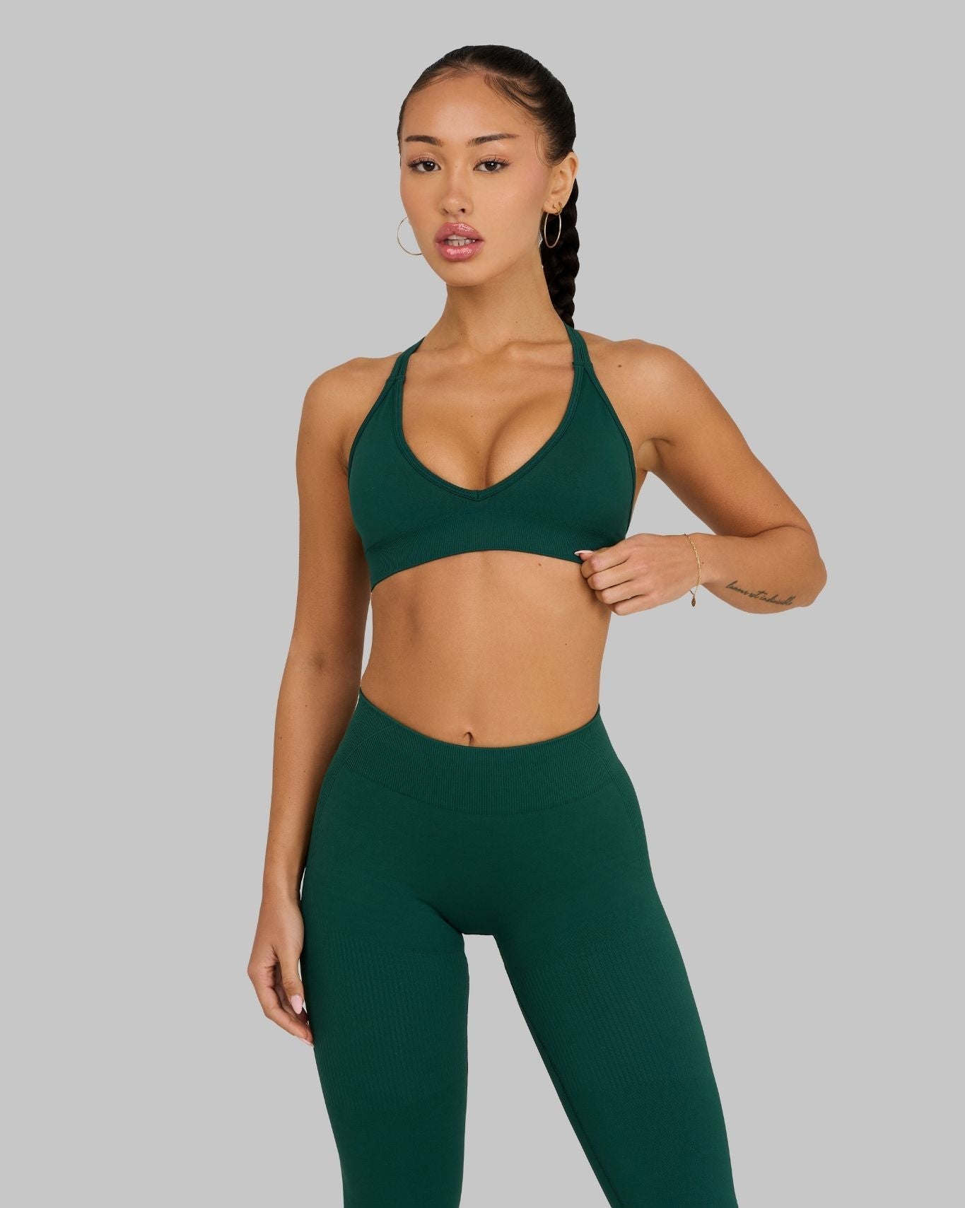 Elevate V-Neck Sculpt Seamless Bra | Pine Green