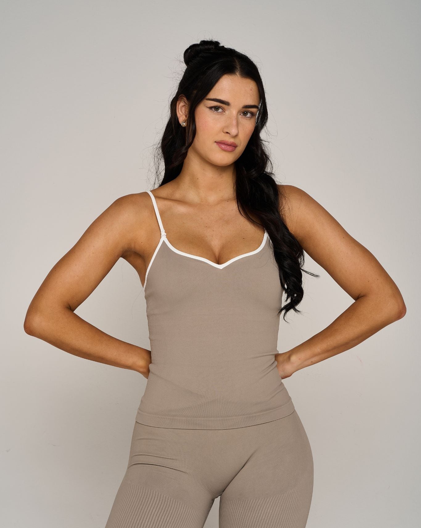 Outline Sweetheart Tanktop | Latte