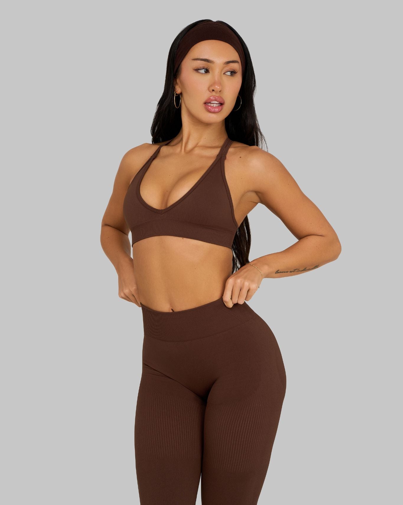 Elevate V-Neck Sculpt Seamless Bra | Bourbon Brown