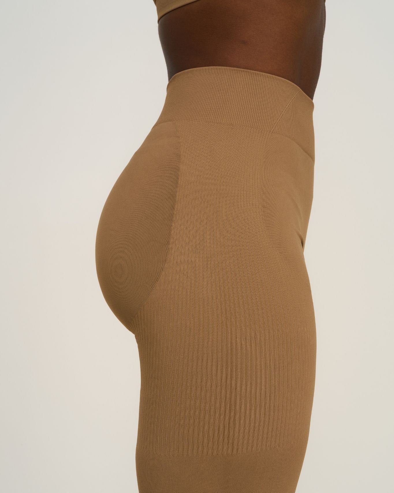 Elevate™ Sculpting Mid Waist Scrunch Leggings | Toffee