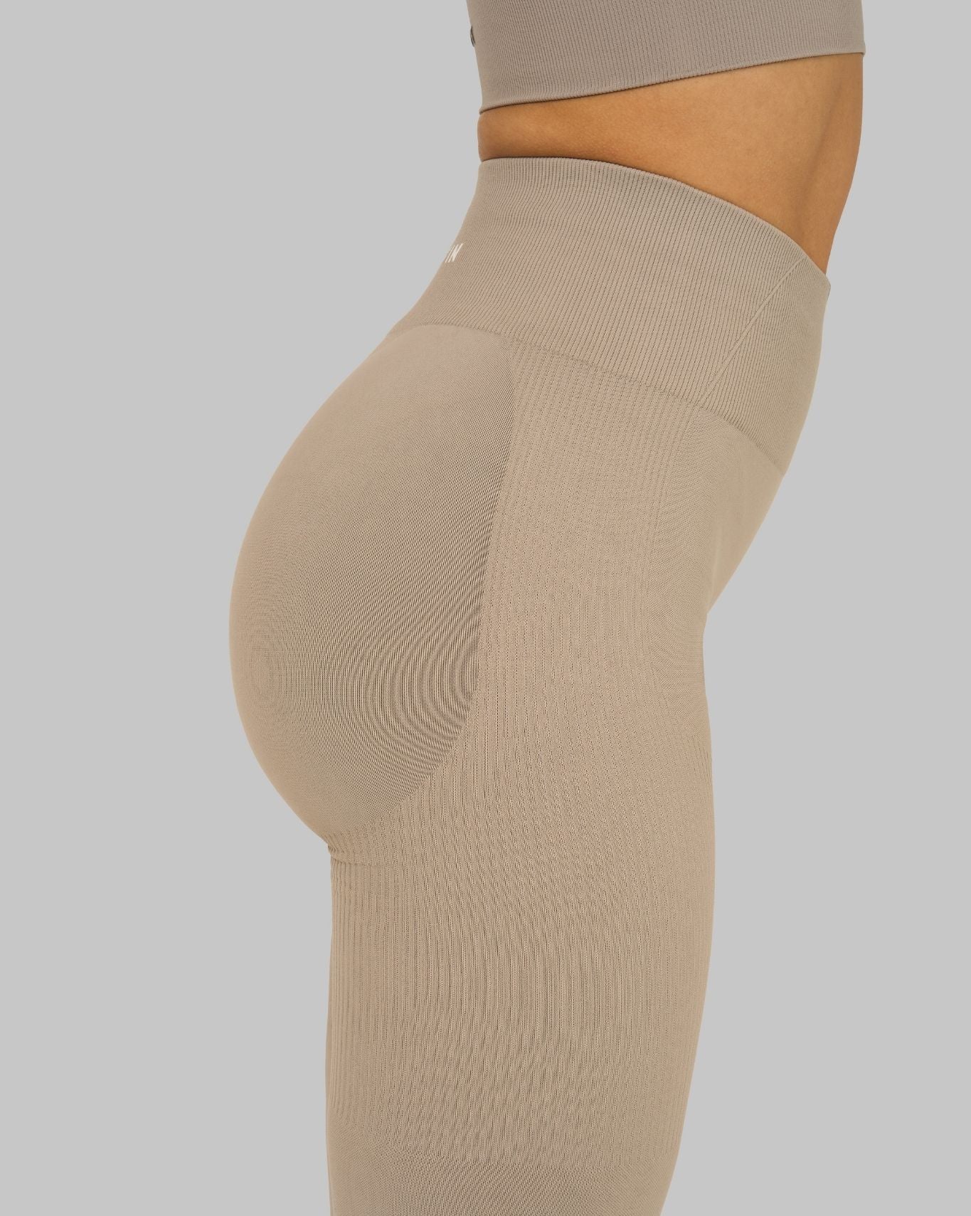 Elevate™ Ribbed High-Waisted Contour Leggings | Latte