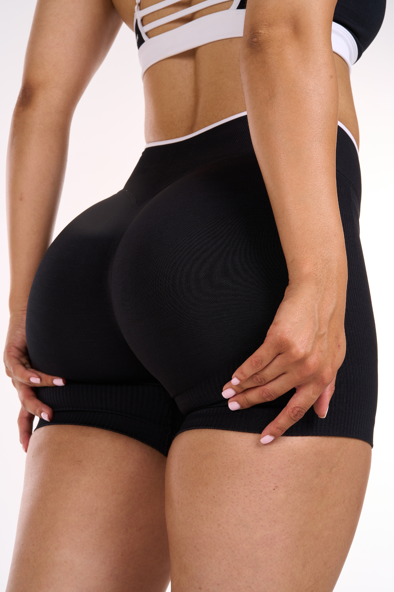 Rewind V-Edge Shorts | Black