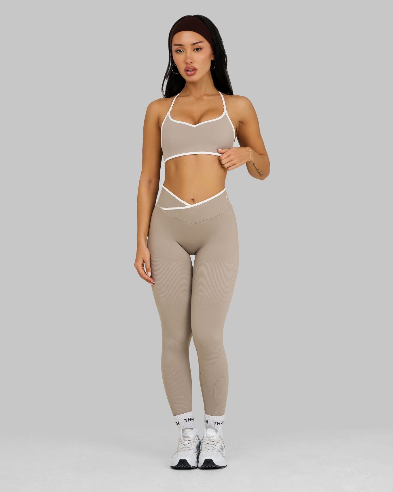 Outline V Waist Leggings | Latte