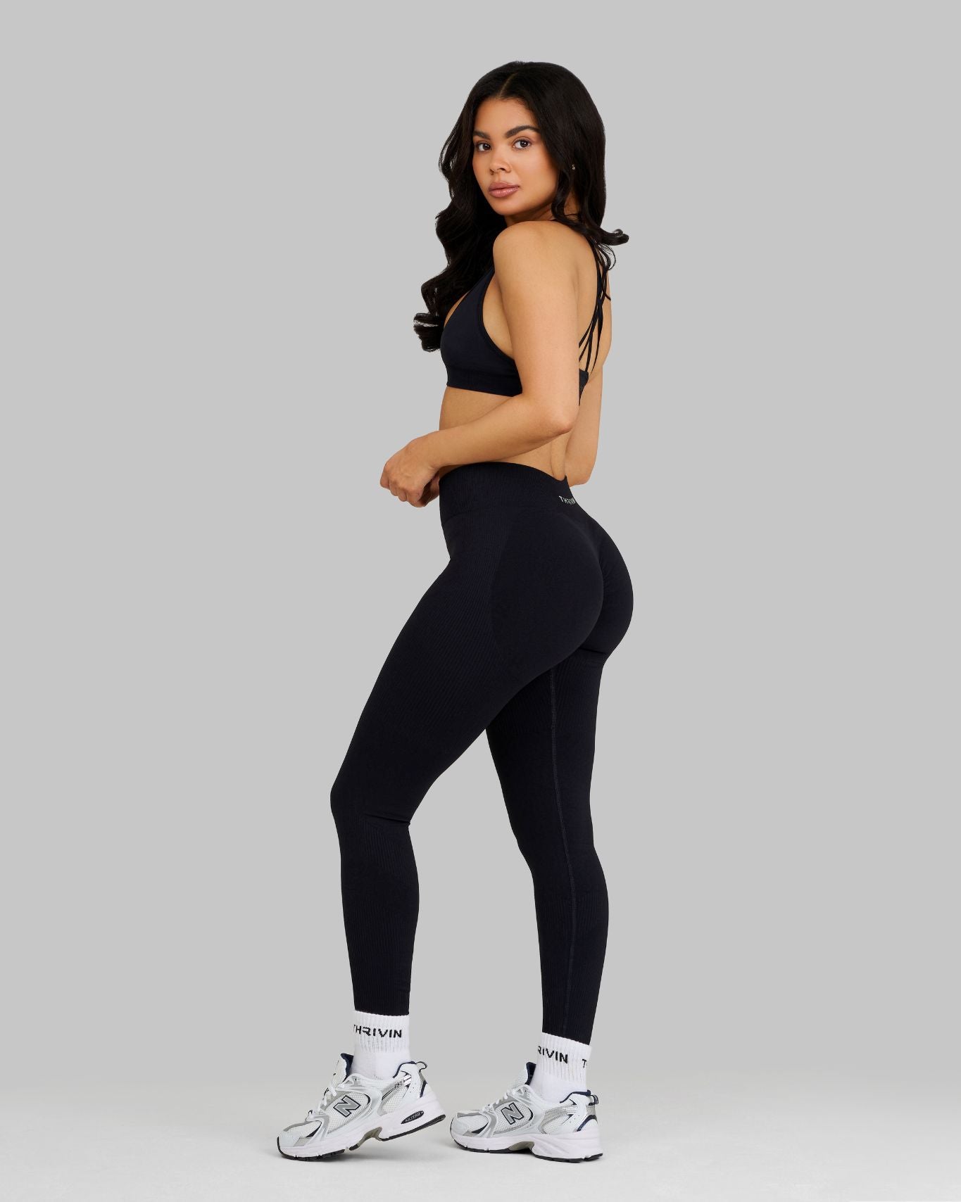 THRIVIN ブラック ヒップアップ レギンス leggings Elevate Ribbed Mid-Waisted Contour Leggings | Night Black