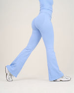 Rachel is 165cm and wears a size XS (Regular).