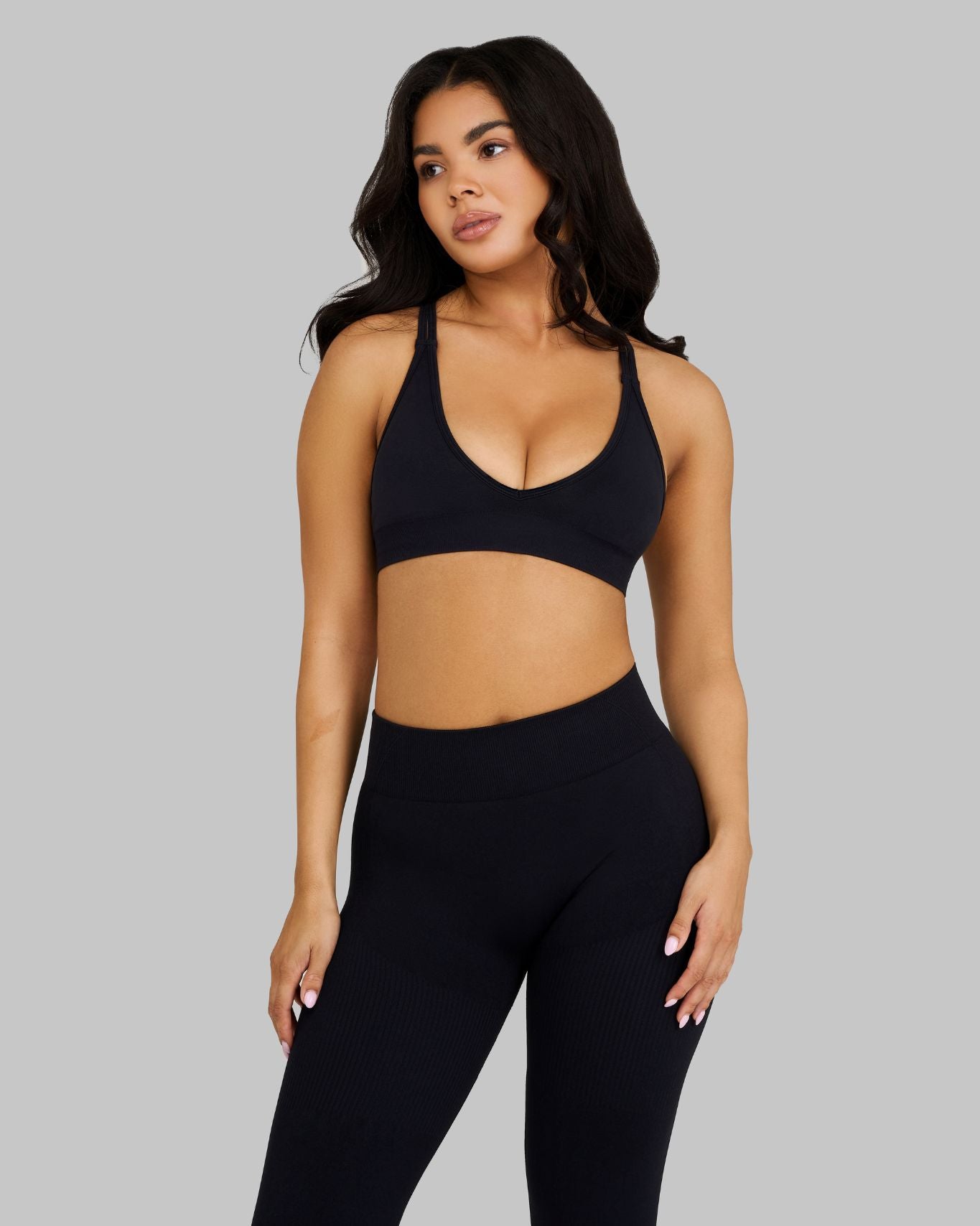 Elevate V-Neck Sculpt Seamless Bra | Night Black