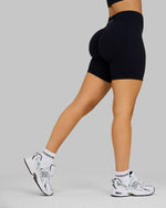 Elevate Ribbed Contour Shorts | Night Black