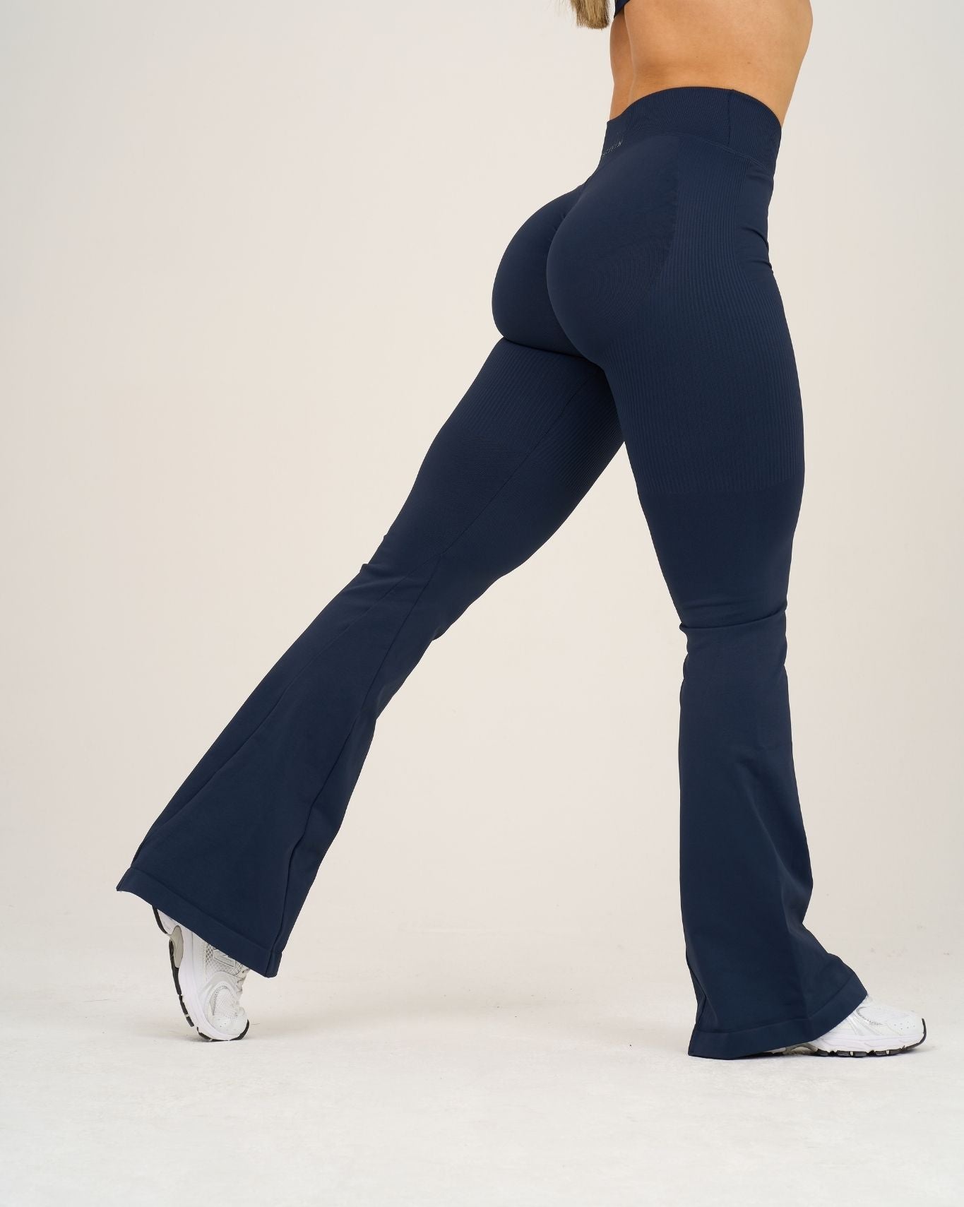 Beth is 167cm and wears a size S (Regular).