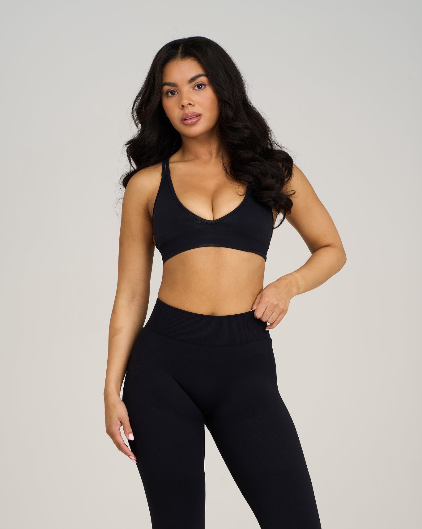 Elevate V-Neck Sculpt Seamless Bra | New Black