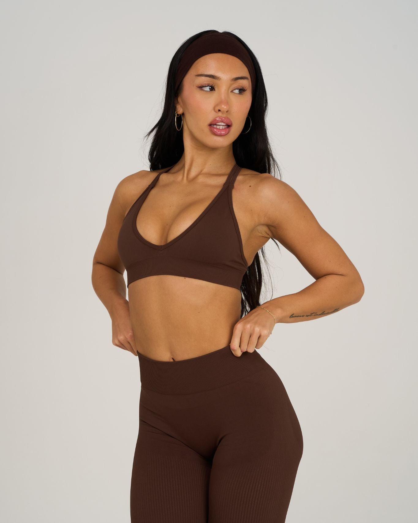 Elevate V-Neck Sculpt Seamless Bra | Bourbon Brown