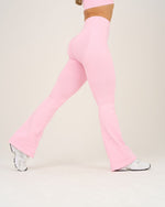 Beth is 167cm and wears a size S (Regular).