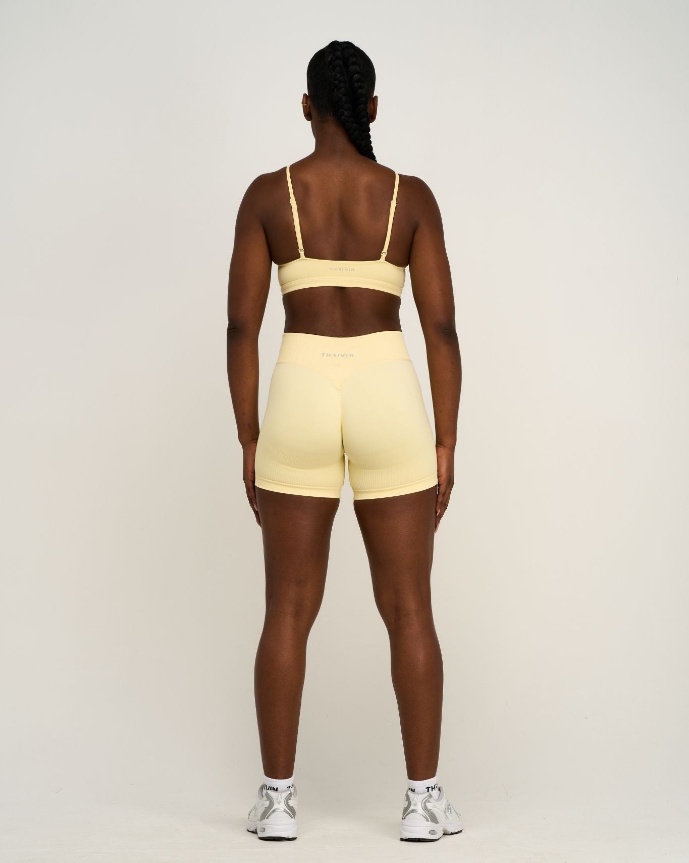 Elevate™ Sculpting Seamless Scoop Neck Bra | Golden Butter