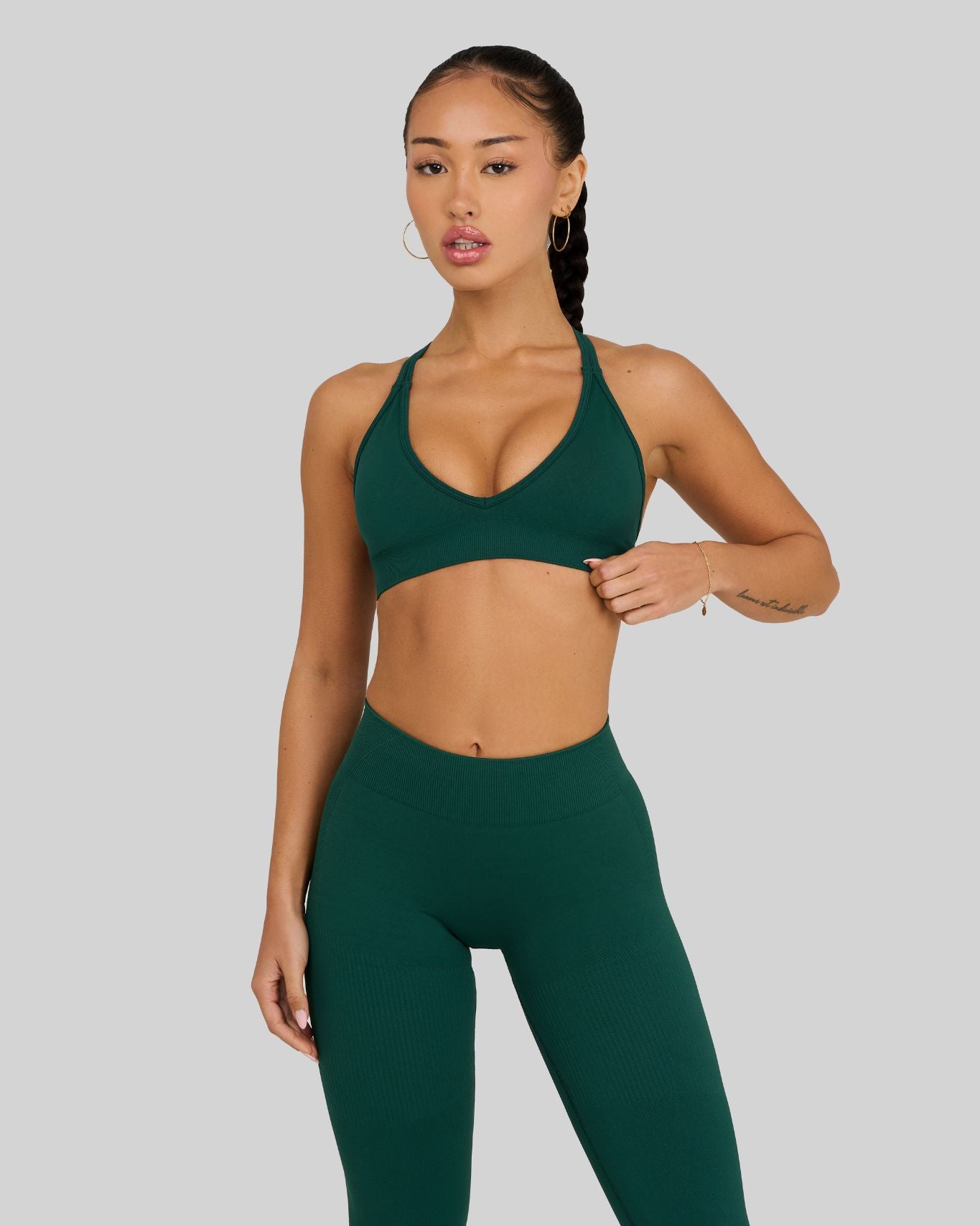 Elevate V-Neck Sculpt Seamless Bra | Pine Green