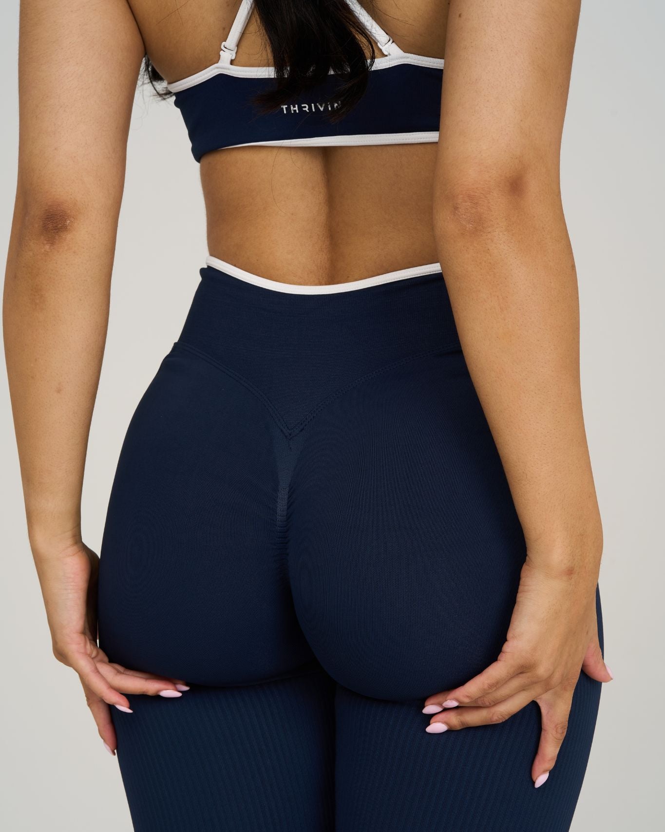 Outline V Waist Leggings | Midnight Navy