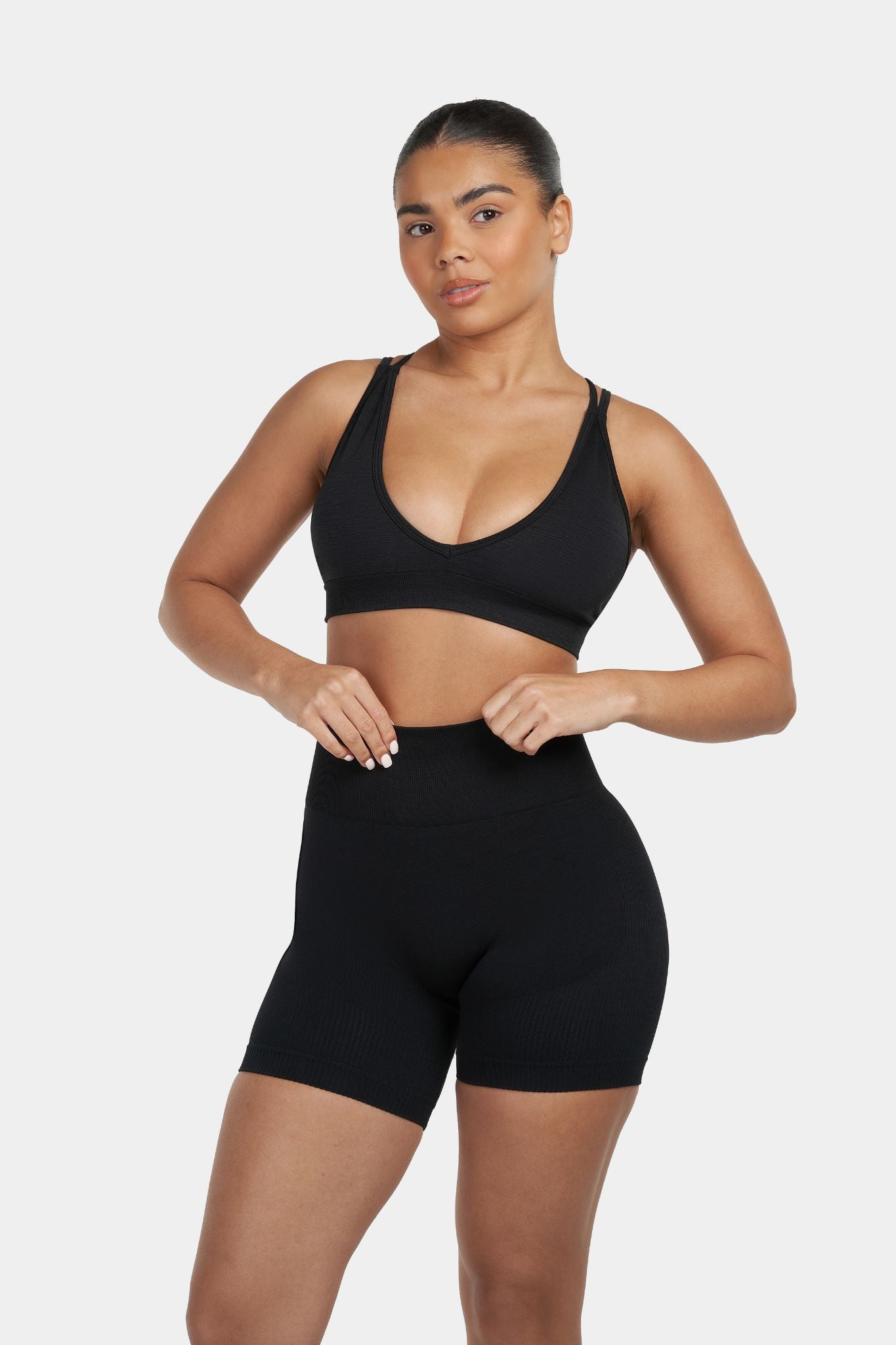 V-Neck Sculpt Seamless Bra | Pure Black