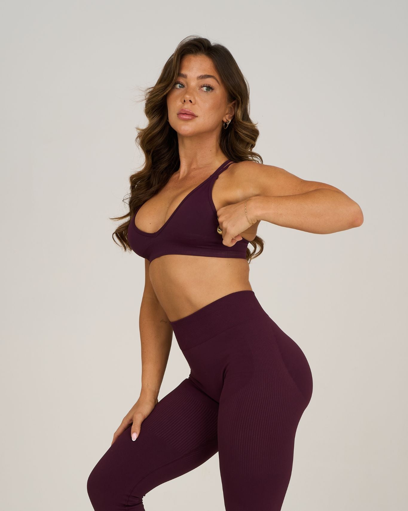 Elevate V-Neck Sculpt Seamless Bra | Winter Plum