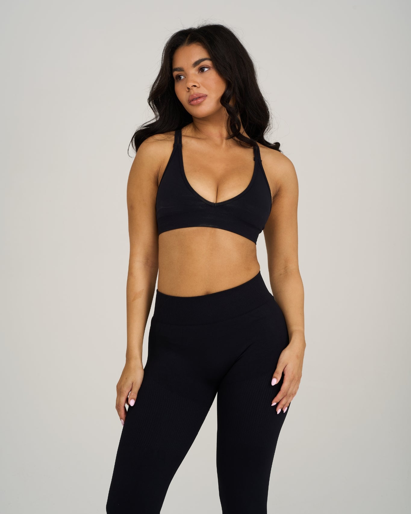 Elevate V-Neck Sculpt Seamless Bra | New Black