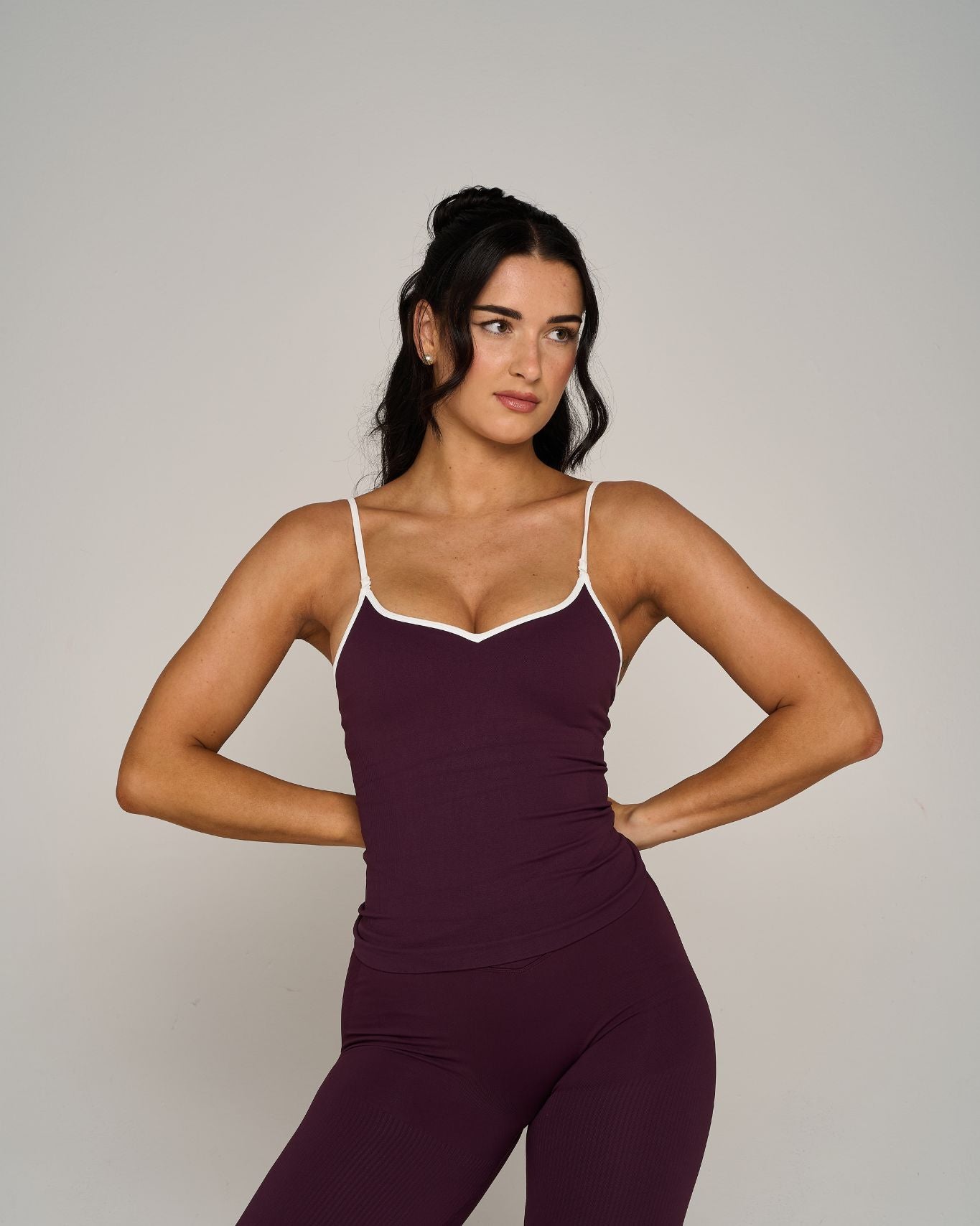 Outline Sweetheart Tanktop | Winter Plum