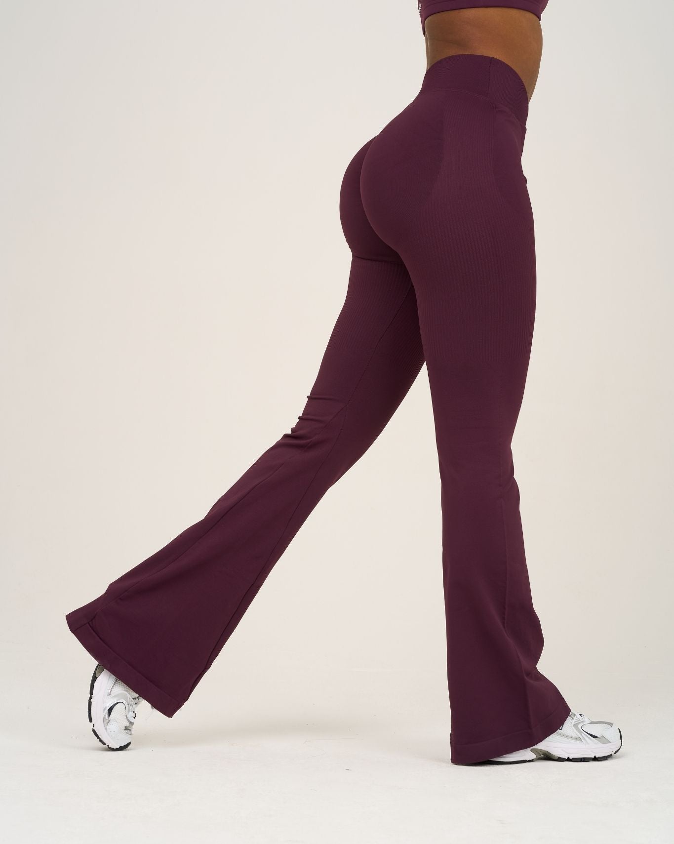 Rachel is 165cm and wears a size XS (Regular).