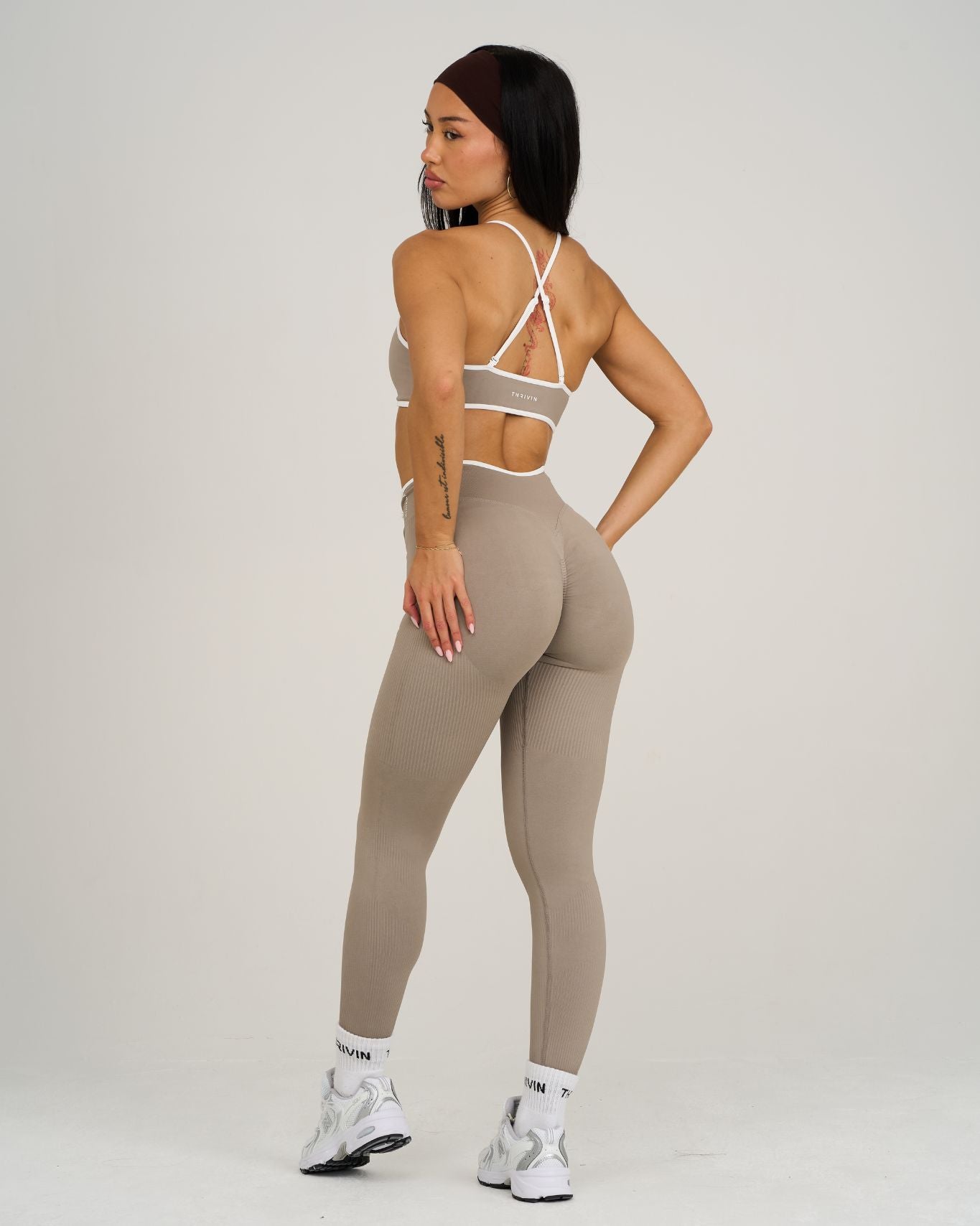 Outline V Waist Leggings | Latte