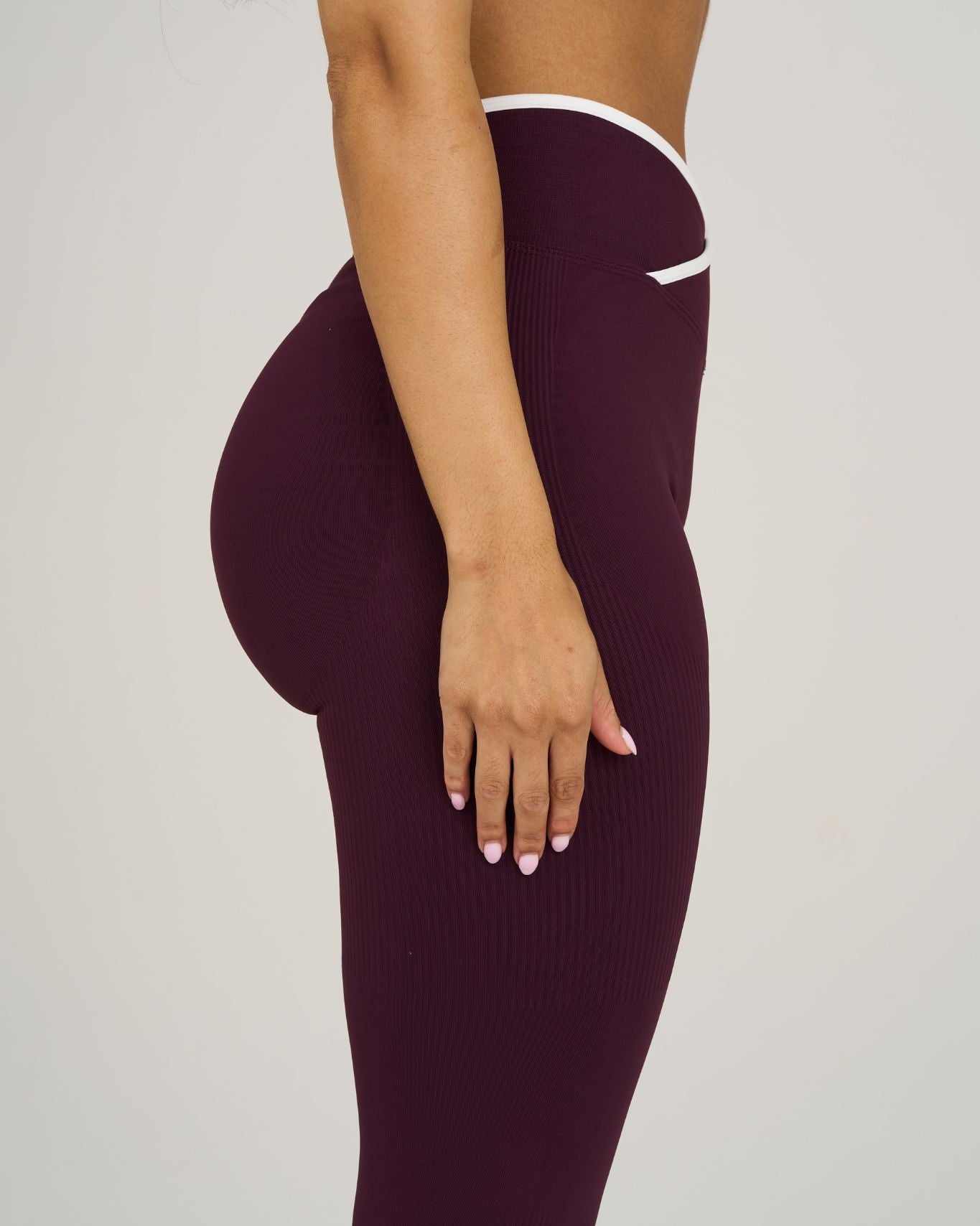 Outline V Waist Leggings | Winter Plum