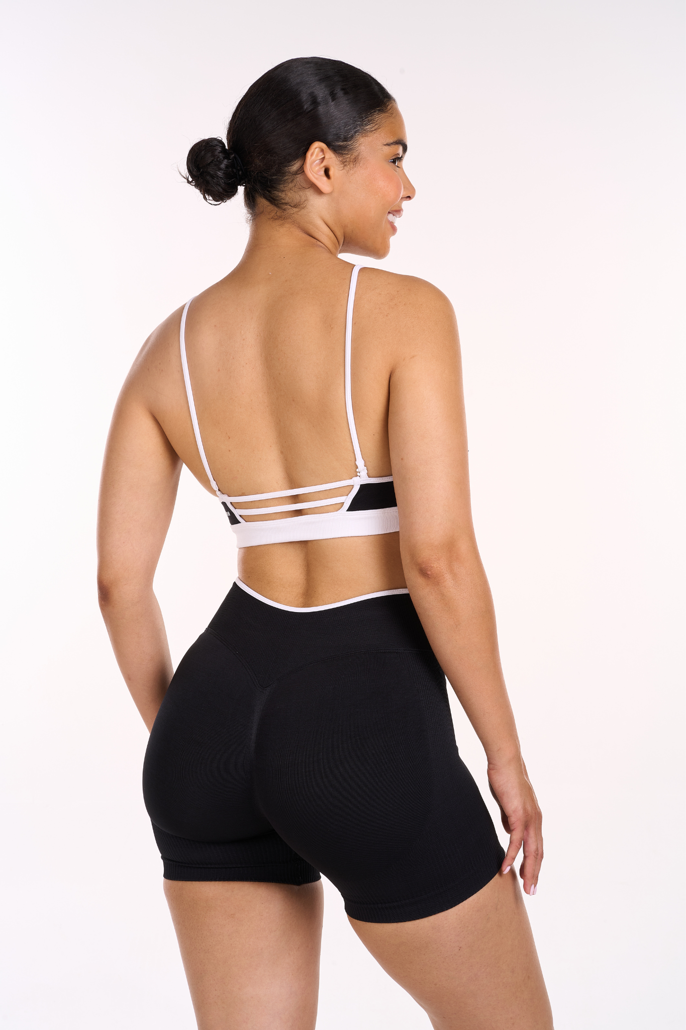 Multi-Way Rewind V-Edge Bra | Black