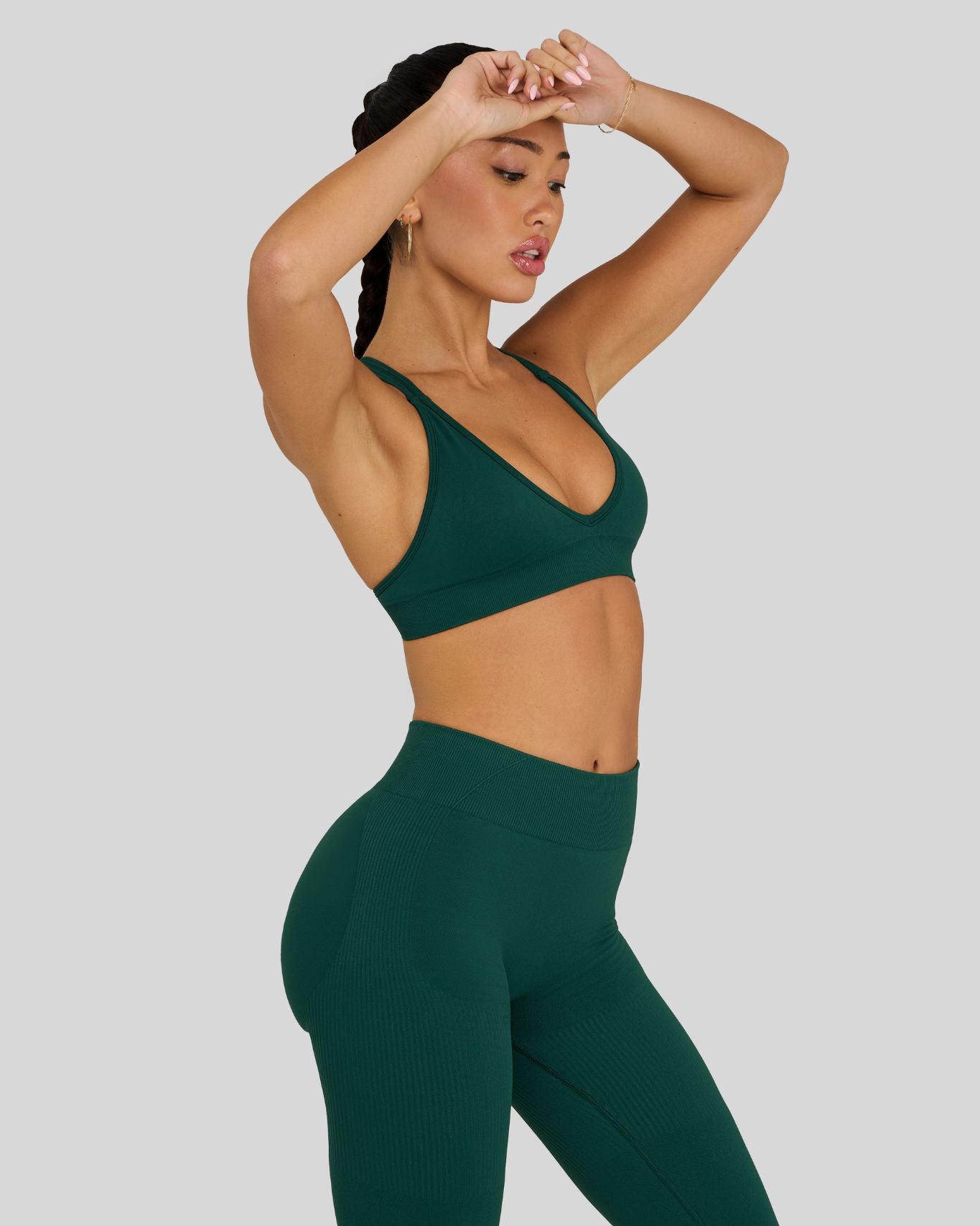 Elevate V-Neck Sculpt Seamless Bra | Pine Green