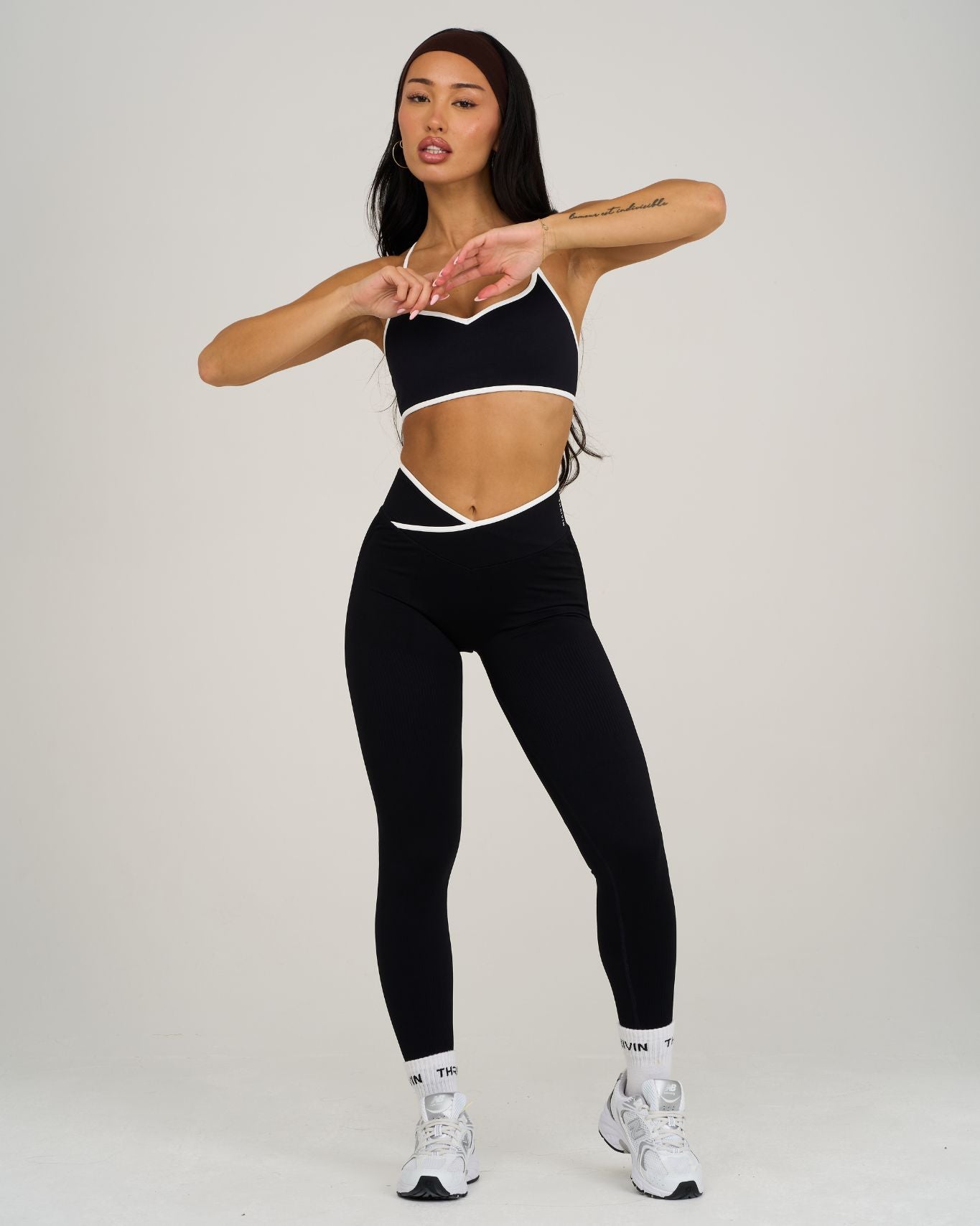 Outline V Waist Leggings | Night Black