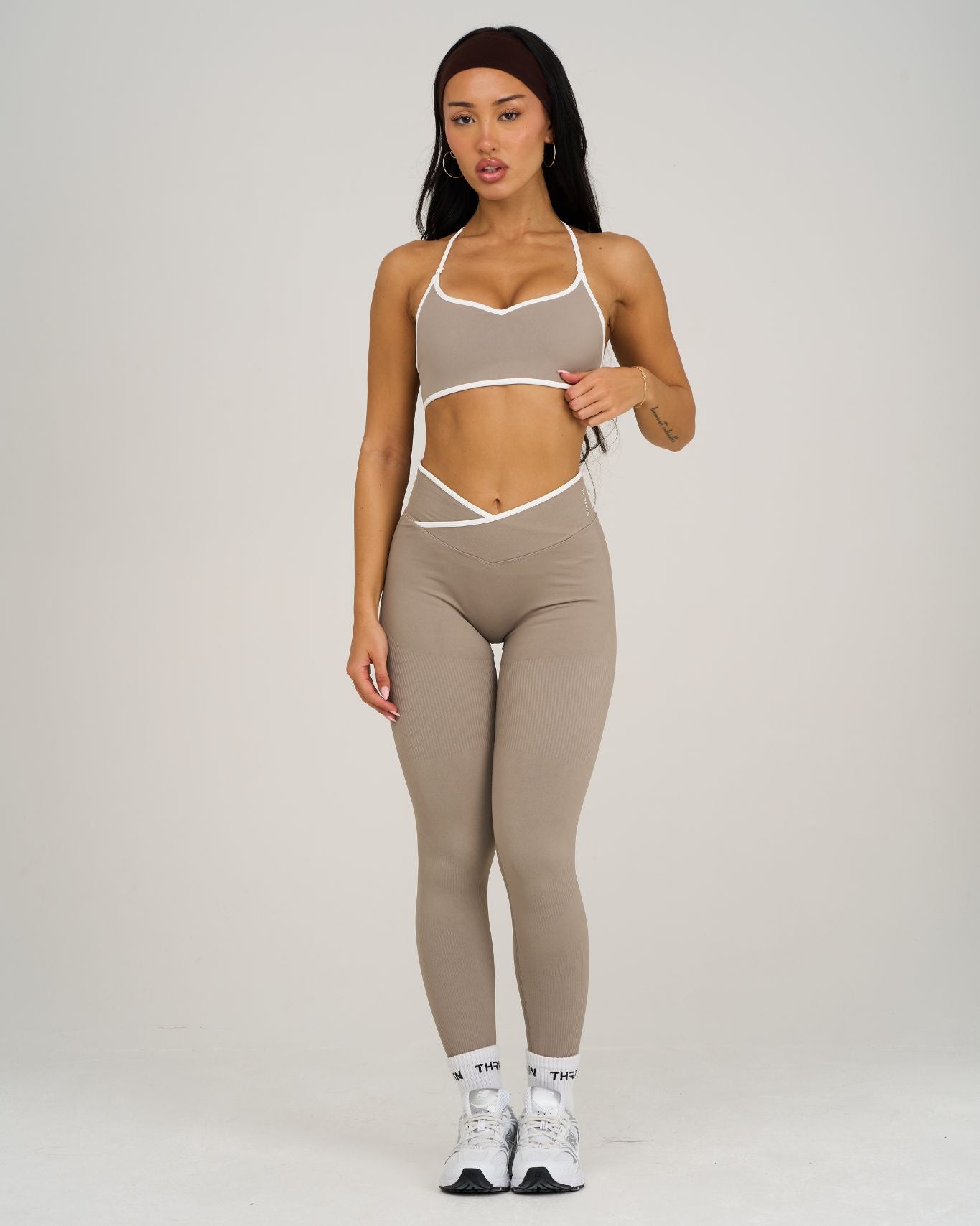 Outline V Waist Leggings | Latte