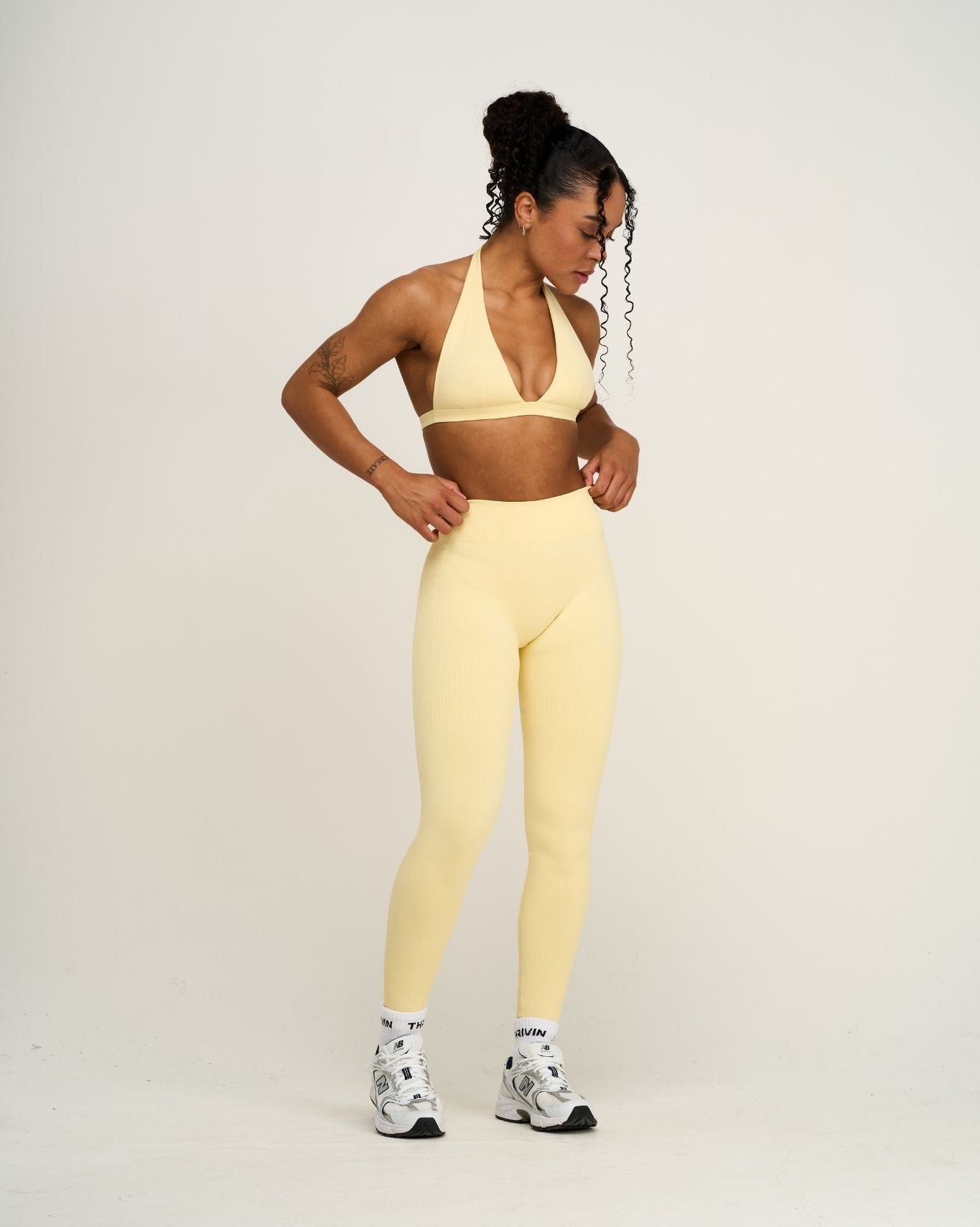 Elevate™ Sculpting Mid Waist Scrunch Leggings | Golden Butter