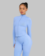 Lottie is 160 cm and wears a size XS.