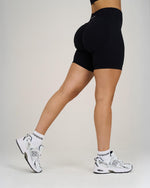 Elevate Ribbed Contour Shorts | Night Black